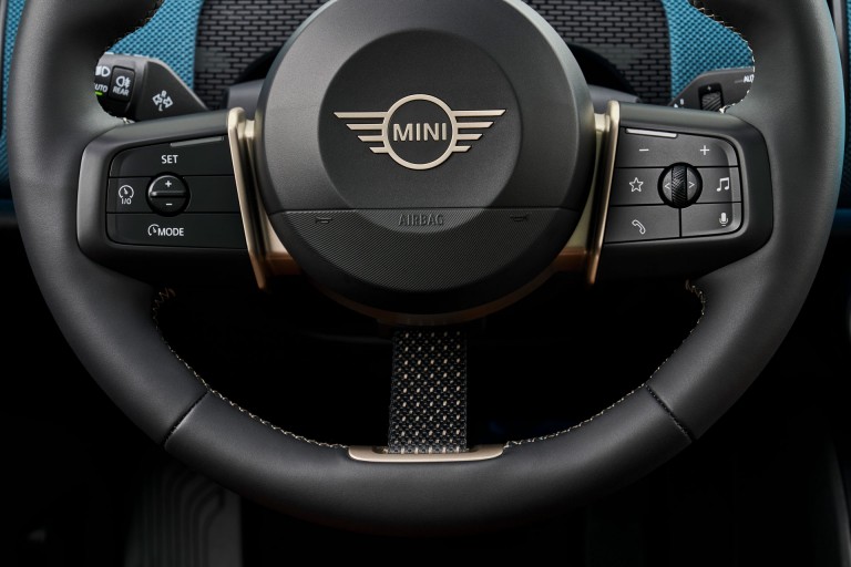 Elettromobilità MINI - autonomia - sedili riscaldati e volante